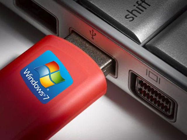 Bagaimana cara install ulang Windows 7 dengan Flashdisk tanpa kehilangkan data?