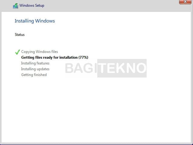 Windows 10 sedang terinstall